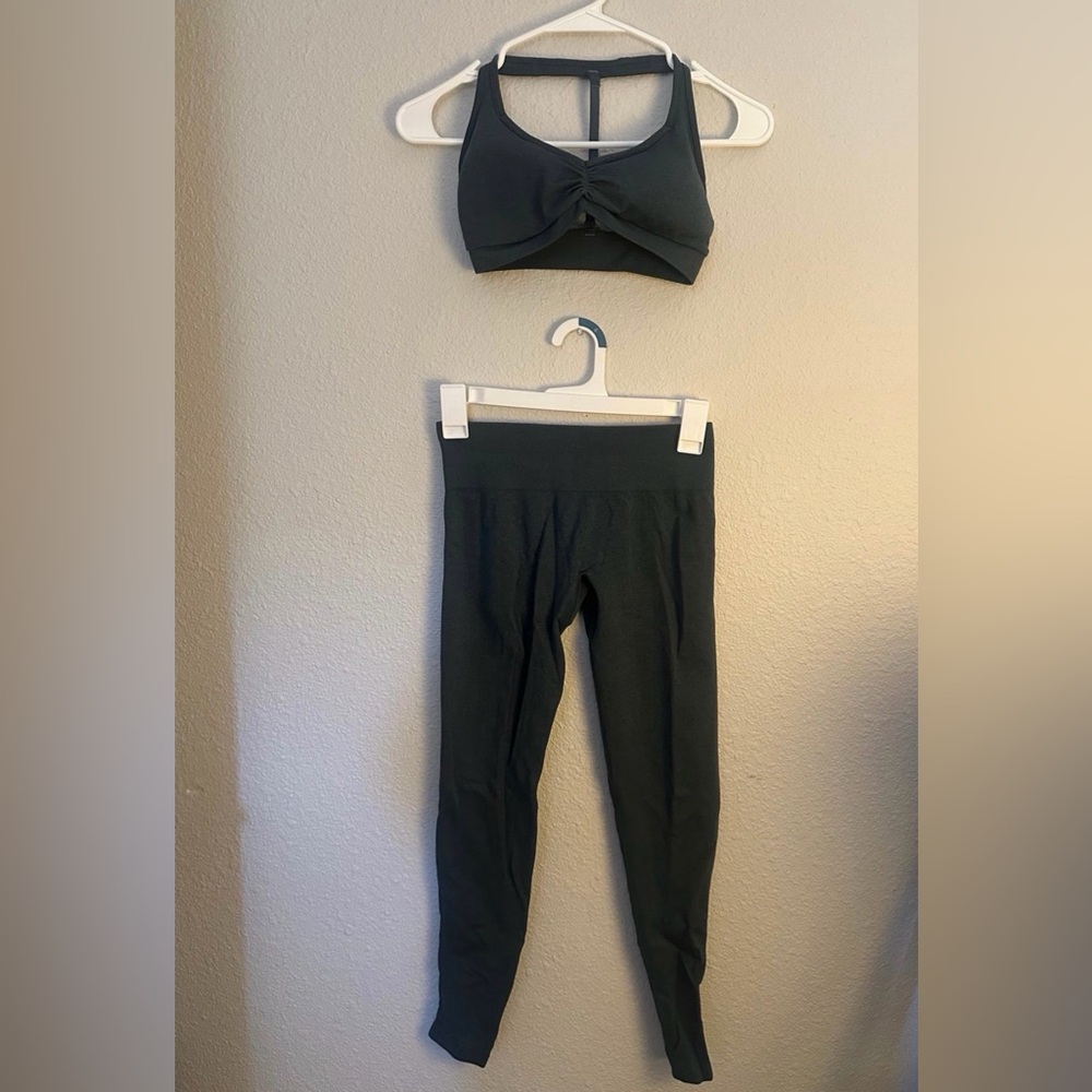 BuffBunny Green Seamless Leggings and Sports Bra Set